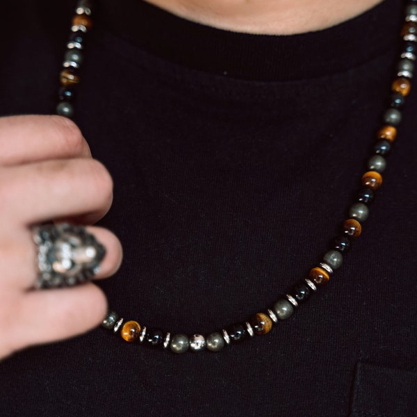 Collier homme oeil de tigre, pyrite & obsidienne noire  «  Bouclier «