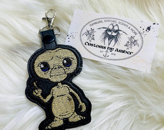 ET Alien Friend Keychain – Embroidered 80s Movie Bag Charm Halloween keychains
