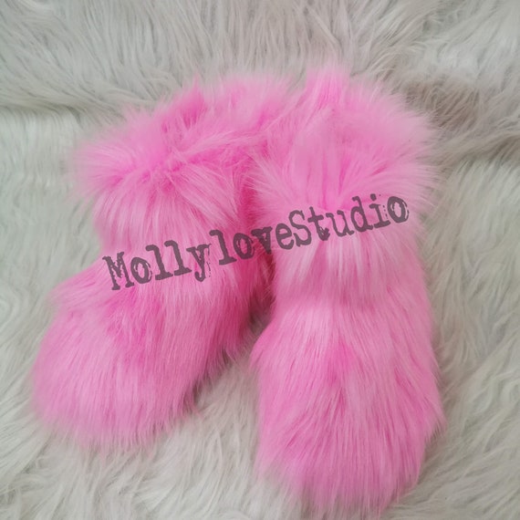 fur boots pink