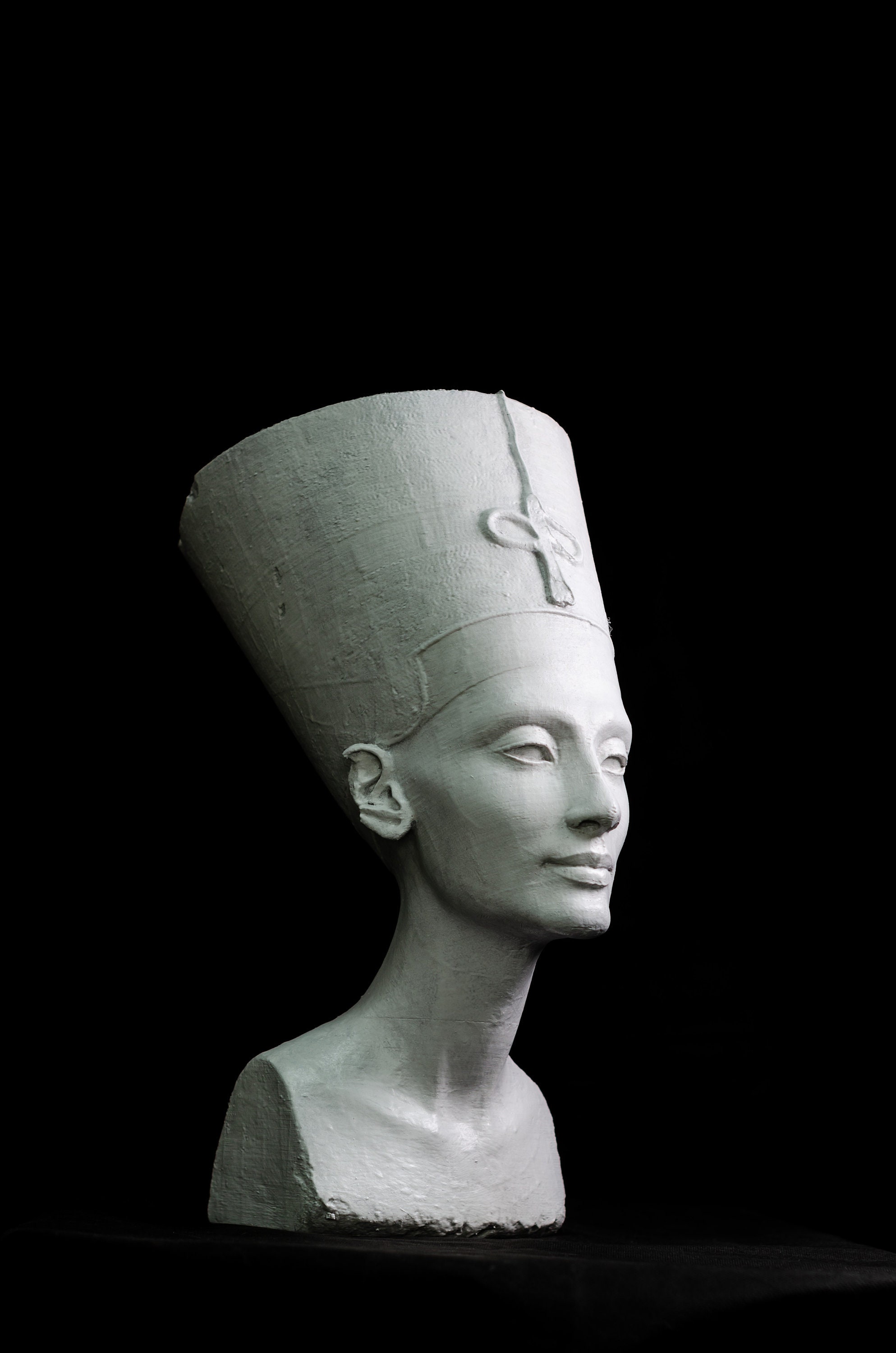 Bust of Nefertiti at the Neues Museum Nefertiti Statue Etsy UK