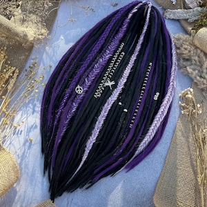 Extensions de dreadlocks synthétiques de couleur noire avec des accents violets | Dreadlocks lisses au crochet, doubles extrémités/simples, avec bijoux