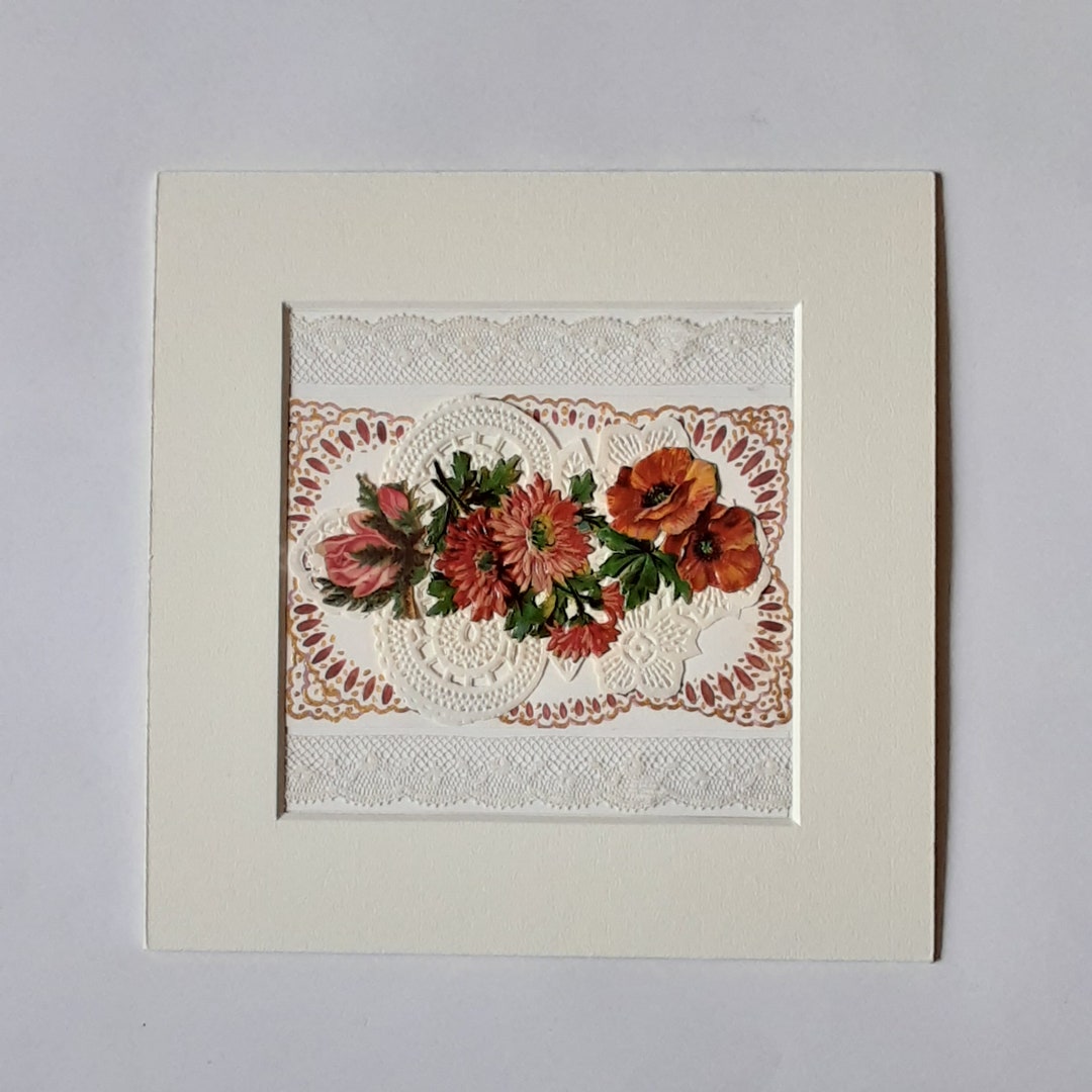 Fiori Secchi In Un Secchio E Gli Assomigliare Del Vaso Di Fiore Ad Una Luce Image113542622