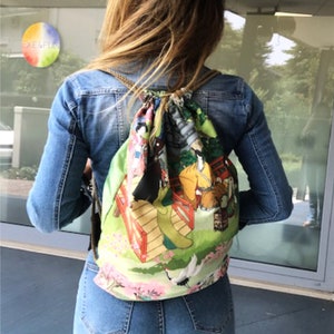 Women&#39;s drawstring backpack, cinch sack bag for the gym and the beach in oriental fabric, with lined interior