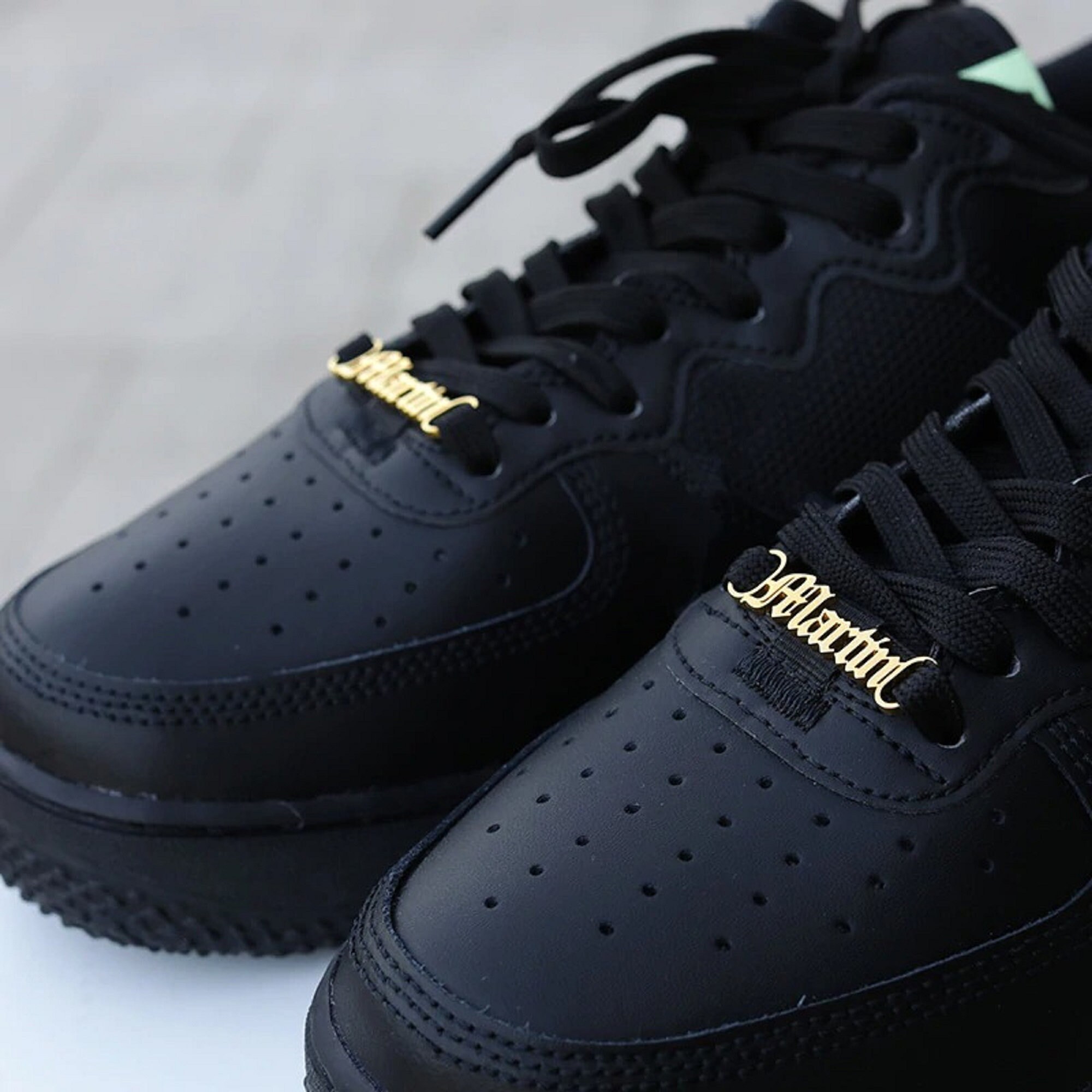 nike air force 1 clip