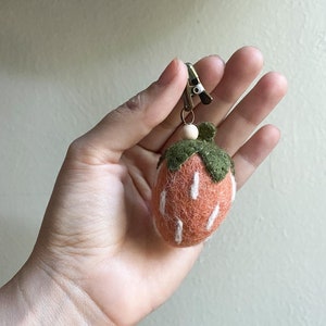 Strawberry Essential Oil Car Vent Diffuser