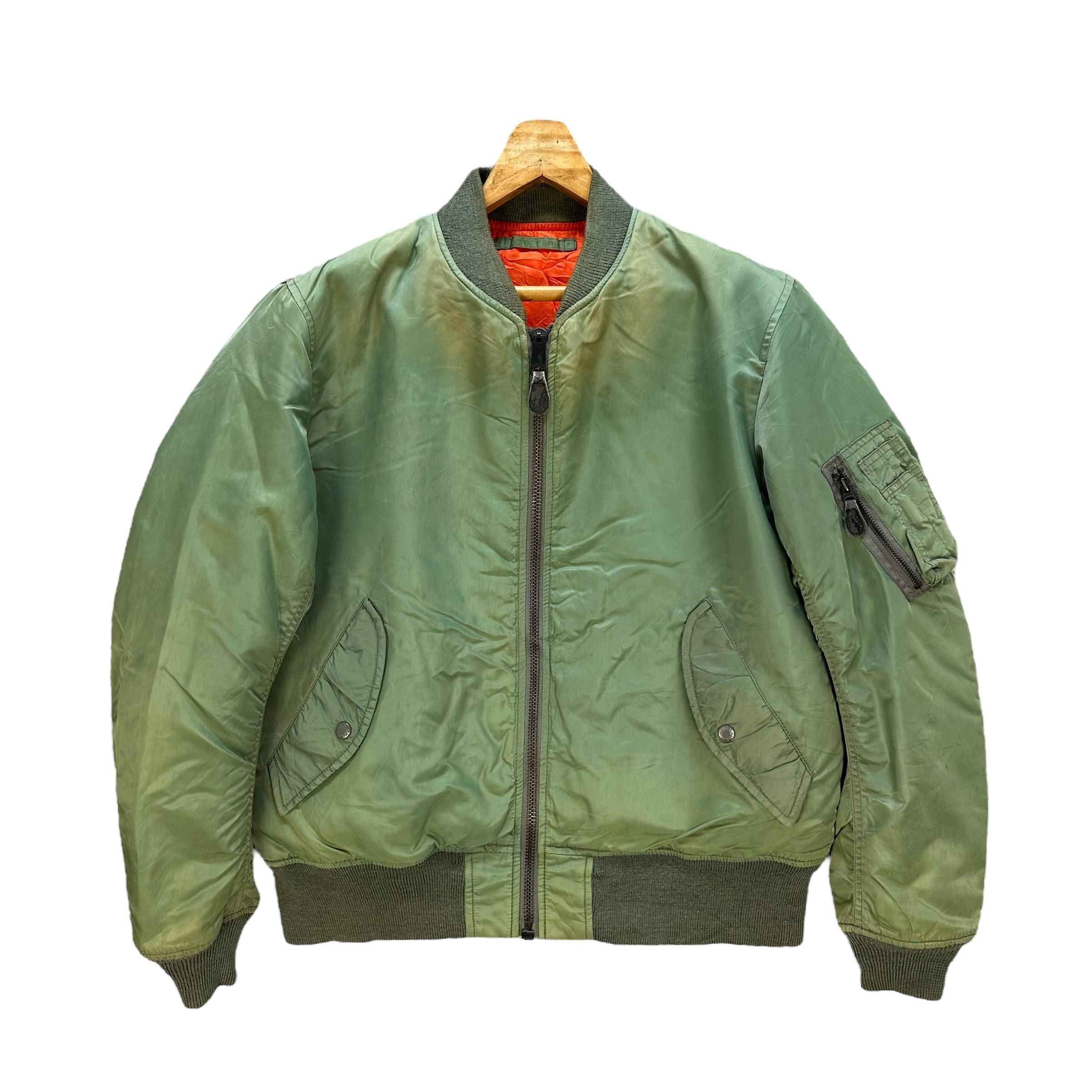 【超肉厚】AVIREX ma-1 カーキ サンフェード ワッペン付き 超肉厚】AVIREX ma-1 カーキ サンフェード ワッペン付き - メルカリ