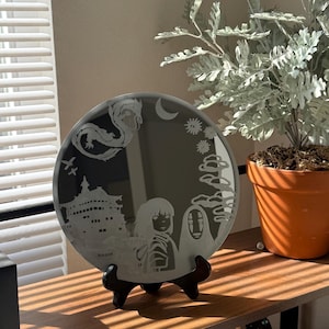 Espejo grabado inspirado en El Viaje de Chihiro, espejo para selfis sin rostro, espejo de maquillaje con collage grabado, decoración de mesa para el hogar, regalos para amantes del cine y el anime.