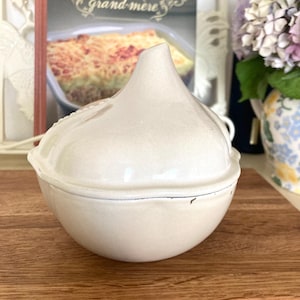 Rare French Cast Iron Garlic Bulb Cocotte with Lid — Cream Enamel — Petite Oven-to-Table Dish Dutch Oven -Ships From France