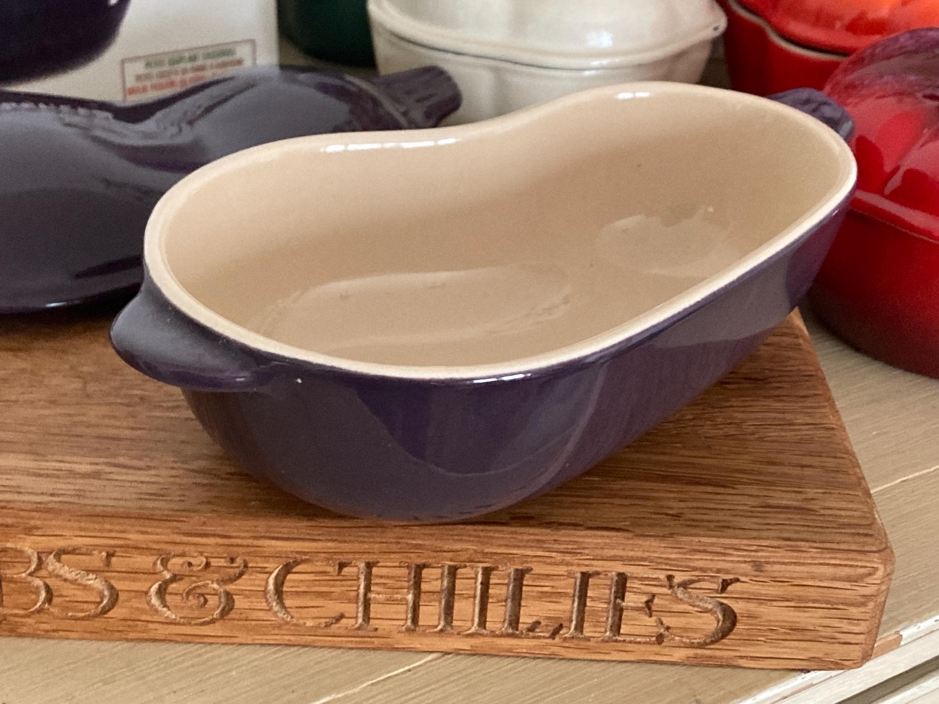 ル・クルーゼ ミニ ナス ココット：カシス ストーンウェア、廃盤