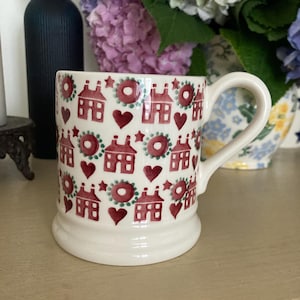 Emma Bridgewater Red House 1/2 Pint Mug – Hearts & Flowers – Retired 2020 – Fox Backstamp – Hand Decorated in England