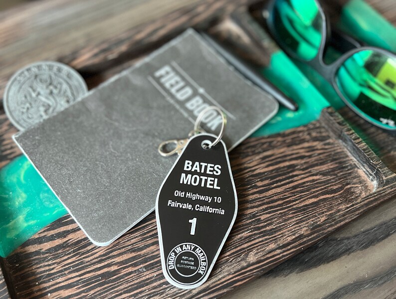 Retro Bates Motel Key Chain, Laser Engraved Key Chain, Retro Motel Key Chain, Bates Motel Key Chain, Psyco Key Chain, laser engraved gift image 4