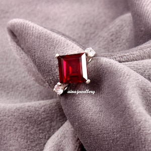 Bague empilable en rubis de synthèse, plaquée argent, pierre précieuse carrée, accents de zircone cubique