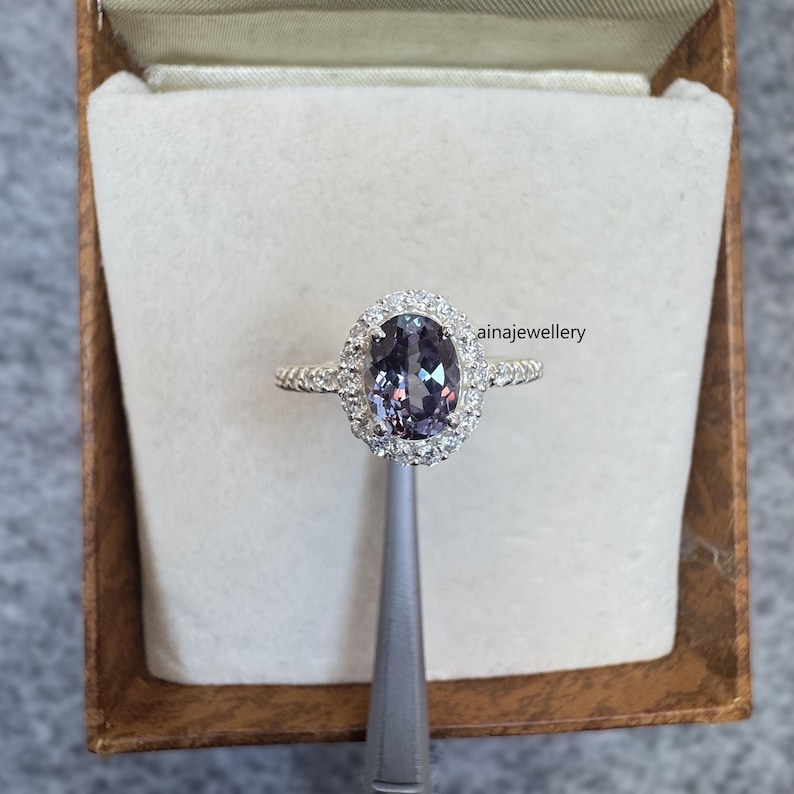 Lab Alexandrite Halo Ring: Sterling Silver June Birthstone zdjęcie 1