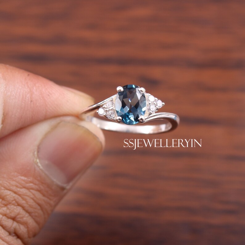 Zircon Ring Engagement Ring Statement Ring Wedding Ring Topaz Ring Natural Topaz December Birthstone London Blue Topaz Vintage Ring