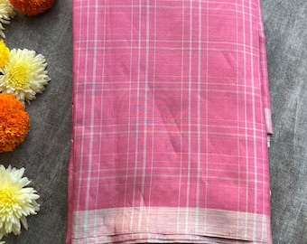Sari Kanjivaram de seda macia rosa bebê xadrez da Threadslabel com blusa.