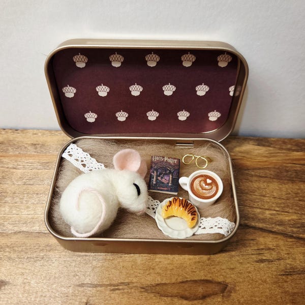 Handmade wool mouse asleep in tin | cozy Cafe edition | book lovers
