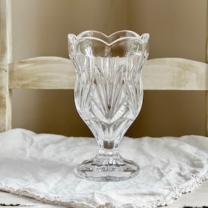 Beautiful Vintage Crystal Tulip Shaped Vase with Scalloped Edge, Heavy Crystal Footed Vase