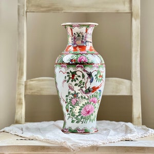 Beautiful Vintage Rose Medallion Vase, Hand Painted Famille Rose Chinese Vase, Vintage Home Decor, Chinoiserie Porcelain Vase 11.75&quot; Tall