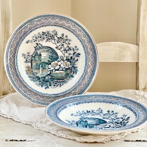Pair of Antique Wedgwood Edinburg Rim Soup Bowls, 19th Century Aesthetic Movement Transferware