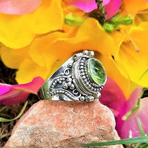 Natural Cutting Peridot Poison Ring/925 Sterling silver Ring/August Birthstone Ring/Silver Vintage Poison Ring/Openable Ring/Gift for Her.