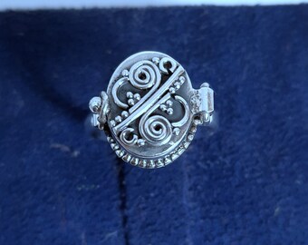 Handmade Sterling Silver Plated Poison Ring: Oval Keepsake Box