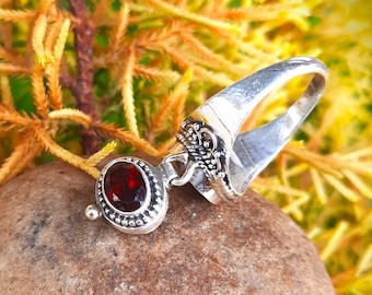 Handgemachter Sterling Silber Poison Ring: Granat Box Ring