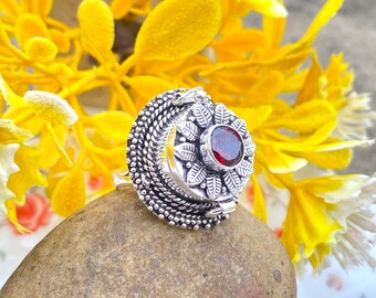 Anillo de granate venenoso de plata esterlina, caja que se puede abrir, piedra natal de enero