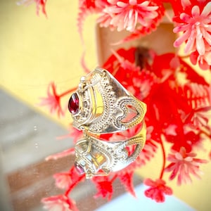 Beautiful Garnet Poison Ring/sterling Silver 925 Ring/Silver Vintage Box Ring/Unique Small Box Ring/Garnet Box Ring/Gift for All