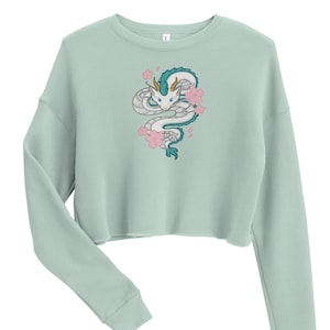 Latający smok z wiśniowymi kwiatami Crop Sweatshirt, koszulka Dragon, bluza anime, słodka bluza, miłośnik smoków kawaii art
