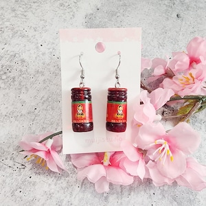 Chili Crisp earrings, chili earrings, pepper earrings chili oil lover, spicy earrings, food earrings, foodie gifts, food jewelry, cute gifts