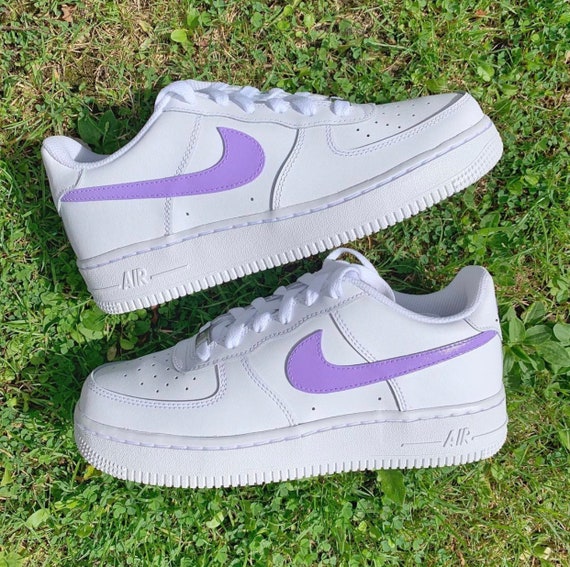 air force 1 white coloured tick