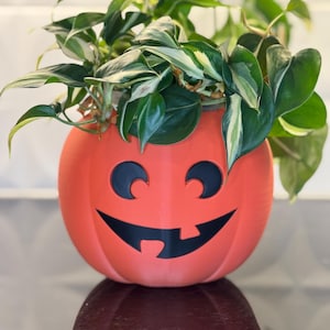 Spöklik kruka - pumpalykta - Pumpa Peet