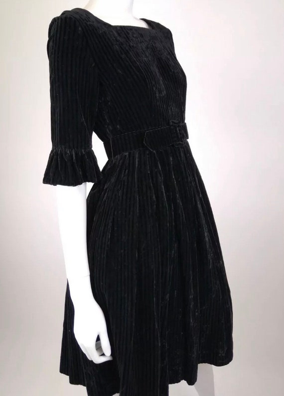 Vintage 1950s black ribbed velvet fit and flare d… - image 2