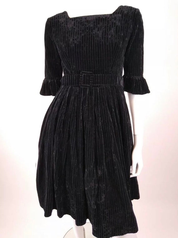 Vintage 1950s black ribbed velvet fit and flare d… - image 1
