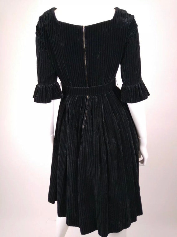 Vintage 1950s black ribbed velvet fit and flare d… - image 5