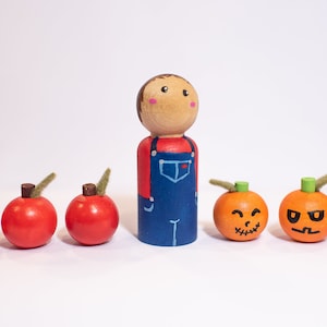 Fall Farmer Peg | peg dolls | Dollhouse Montessori | Peg Dolls | Pretend play | Toys for kids | Halloween Peg people | manipulatives play