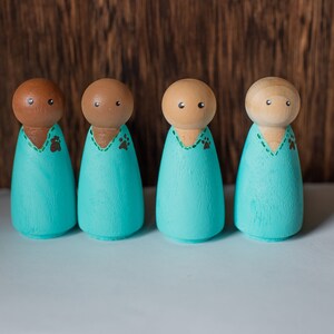 Vet | Dollhouse Montessori | Peg Dolls | Pretend play | Toys for kids | kids gifts | manipulatives play | peg people | Gift for Vet