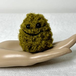 Petite peluche Nug Buddy au crochet faite main