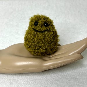 Petite peluche Nug Buddy au crochet faite main