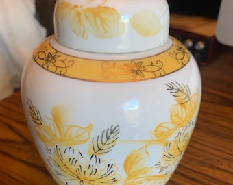 Vintage Japanese Porcelain Ginger Jar: 1980s Floral Design