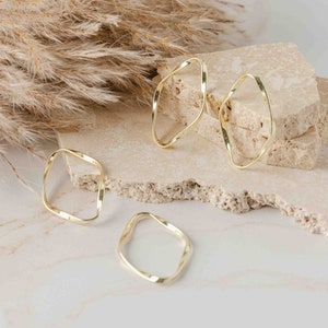 Small Gold Oval Twisted Linking Rings, 10 Pcs, 17x25mm Connecting Closed Hoop Earring Finding, Closed Circle Connector for Fringe