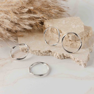 30mm SILVER CIRCLE Twisted Linking Rings, 10 Pcs, Connecting Closed Hoop Earring Finding, Closed Circle Connector for Fringe