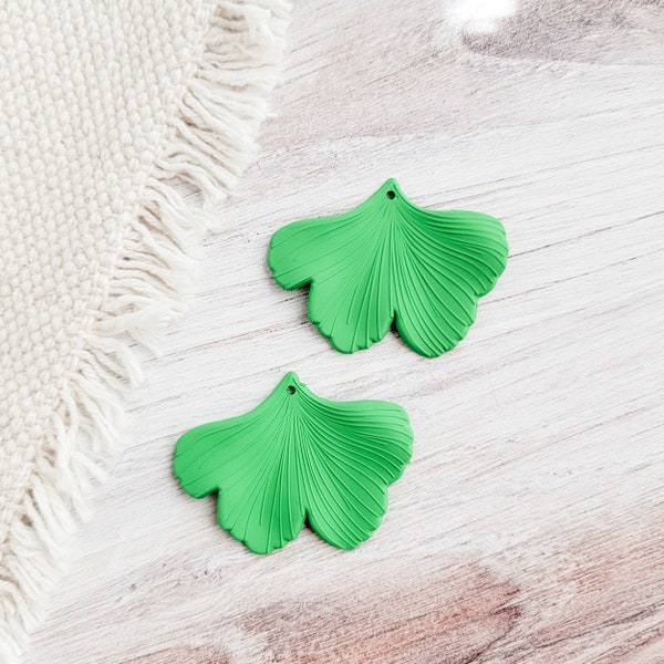 KELLY GREEN Ginkgo Leaf Pendants, 10 pcs, Petal Flower Charms Connectors Jewelry Findings for Polymer Clay Leather Wood Acrylic