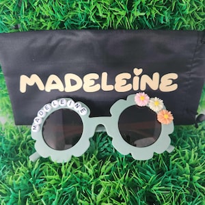 Floral Daisy Girls Personalized Name sunglasses, Toddler Gift, Kids Gift, Glower girl Personalized Sunglasses, Girls Easter Gift