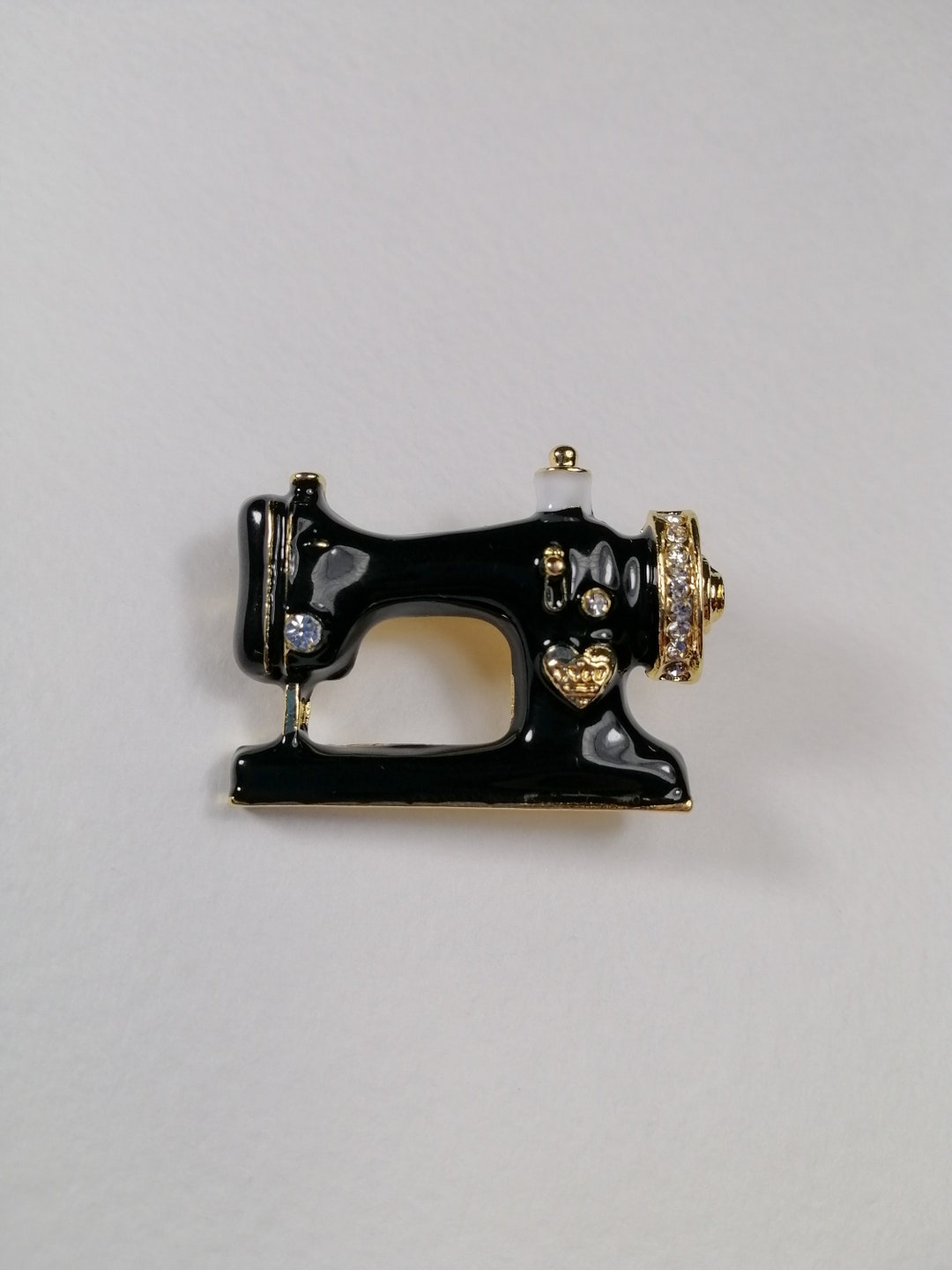 Sewing Machine Brooch, Vintage Singer Sewing Pin, Seamstress Gift