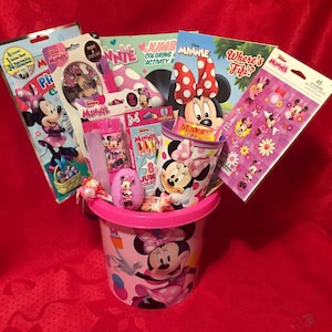 KIDS MINNIE MOUSE GIFT BASKET WITH MINNIE ITEMS: PLAY PACK, STICKERS, BOOK, CUP, JUMBO ACTIVITY & COLORING BOOK, CRAYONS, CHALK HOLDER WITH CHALK, PAINT SET, SKITTLES, STARBURSTS, HARIBOS AND LOLLIPOPS  & MORE!