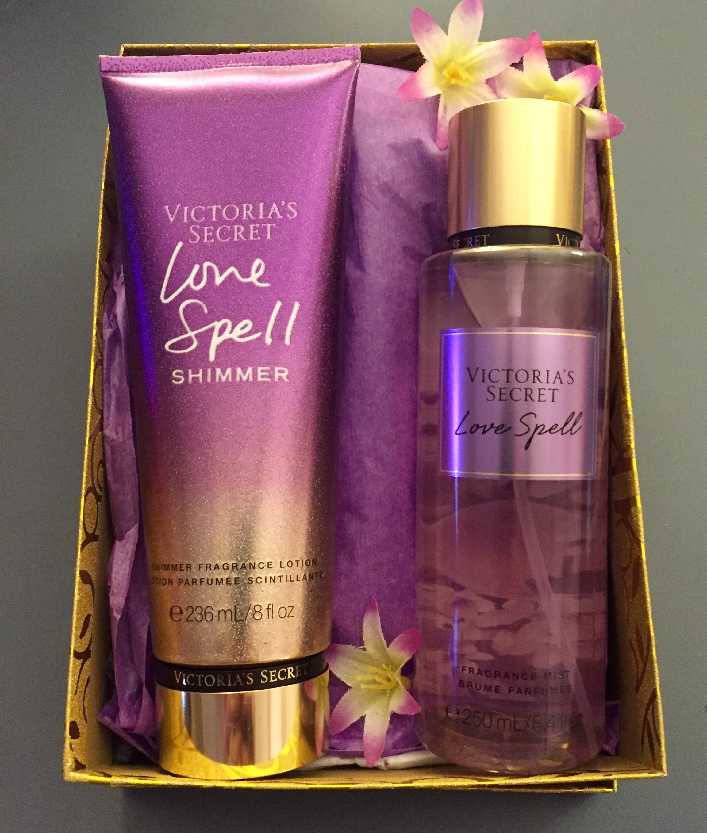 WOMENS MOTHERS DAY Gift Set: Victoria's Secret Love Spell Shimmer