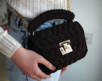 Bolso de hombro negro de crochet: bolso tejido a mano