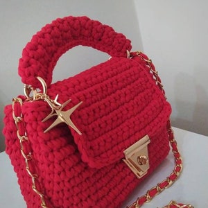 Crochet Red Shoulder Bag: Handmade T-shirt Yarn Knit Bag