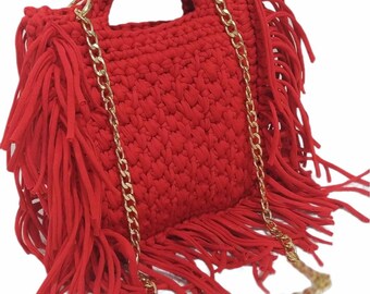 Bolso de hombro con flecos de crochet: bolso de punto con borlas hecho a mano